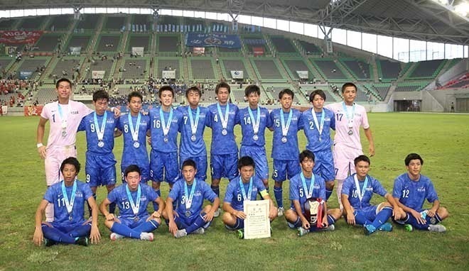 インターハイ決勝 東福岡が市立船橋との熱戦を制し2連覇 女子は日ノ本学園が4連覇を達成 サッカーダイジェストweb インターハイ決勝 東福岡が市立船橋との熱戦を制し2連覇 女子は日ノ本学園が4連覇を達成 サッカーダイジェストweb