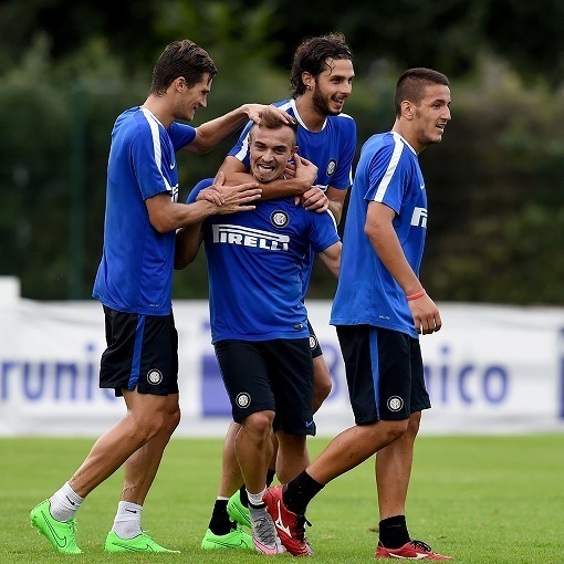 リバプールとの開幕戦をスタンド観戦 インテルの 余剰戦力 シャキリ ストーク行きが濃厚に サッカーダイジェストweb リバプールとの開幕戦をスタンド観戦 インテルの 余剰戦力 シャキリ ストーク行きが濃厚に サッカーダイジェストweb