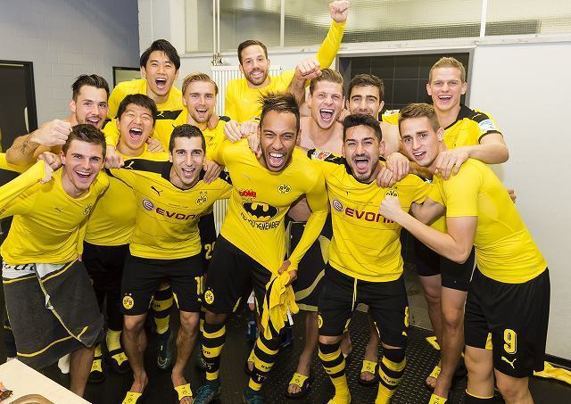 香川の 記憶にない ヘッド弾炸裂 ダービー史に残る熱戦を制す ドルトムント 3 2 シャルケ サッカーダイジェストweb 香川の 記憶にない ヘッド弾炸裂 ダービー史に残る熱戦を制す ドルトムント 3 2 シャルケ サッカーダイジェストweb