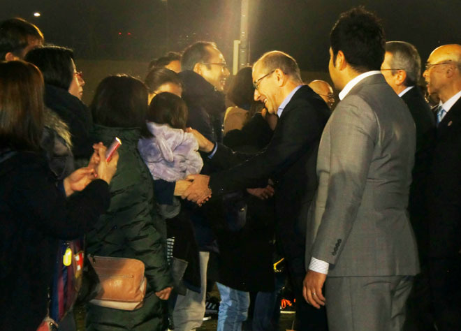 Fcバルセロナのクラブ幹部がバルセロナサッカースクール葛飾校を訪問 サッカーダイジェストweb Fcバルセロナのクラブ幹部がバルセロナサッカースクール葛飾校を訪問 サッカーダイジェストweb