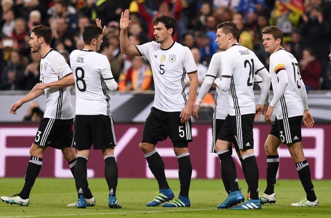 ドイツ代表 新システム３ ４ ３の試行 ゲッツェのゴールなど実り多き強化試合に サッカーダイジェストweb