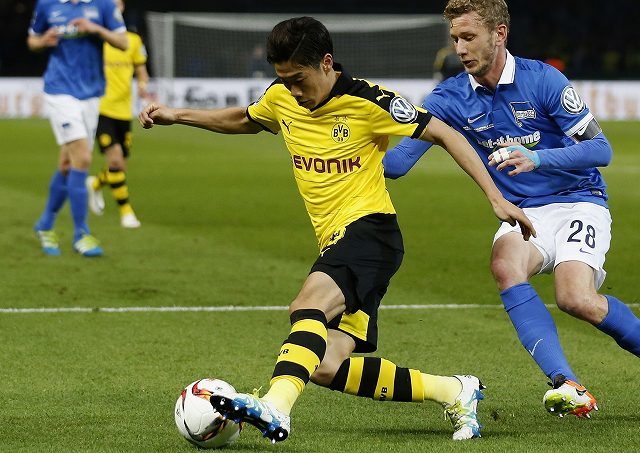 Dfbカップ準決勝 日本人対決は香川に軍配 3年連続の決勝進出に大貢献 ヘルタ ベルリン 0 3 ドルトムント サッカーダイジェストweb Dfbカップ準決勝 日本人対決は香川に軍配 3年連続の決勝進出に大貢献 ヘルタ ベルリン 0 3 ドルトムント サッカーダイジェストweb