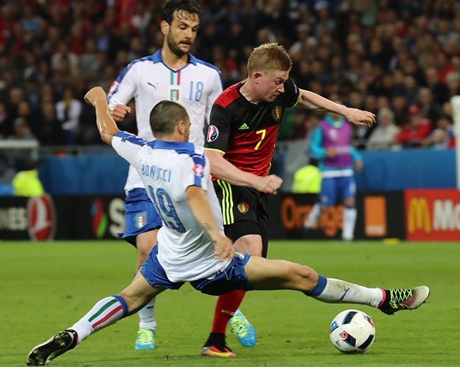 Euro16 アッズーリ 会心の勝利 優勝候補のベルギーを堅守速攻で打ち破る サッカーダイジェストweb Euro16 アッズーリ 会心の勝利 優勝候補のベルギーを堅守速攻で打ち破る サッカーダイジェストweb