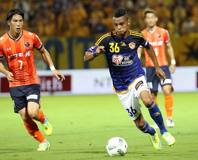 大宮 2 1 仙台photo 10人の大宮が江坂の決勝ゴールで仙台に勝利 サッカーダイジェストweb 大宮 2 1 仙台photo 10人の大宮が江坂の決勝ゴールで仙台に勝利 サッカーダイジェストweb