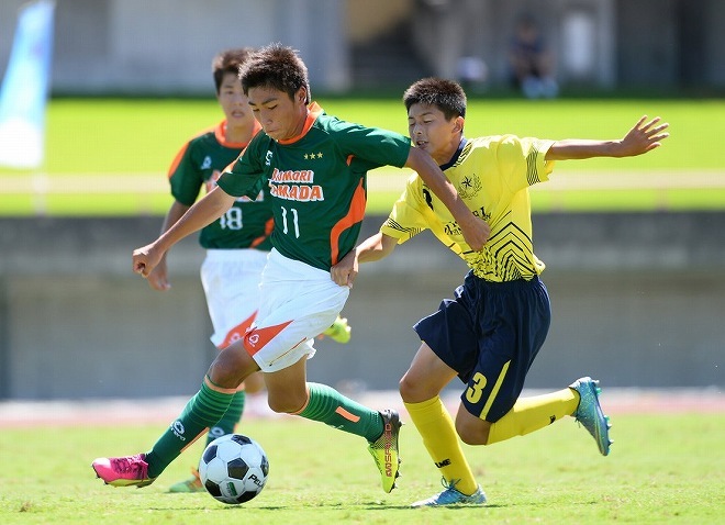 青森山田中が全中3連覇 後半の4発で粘る暁星国際中を突き放す サッカーダイジェストweb 青森山田中が全中3連覇 後半の4発で粘る暁星国際中を突き放す サッカーダイジェストweb