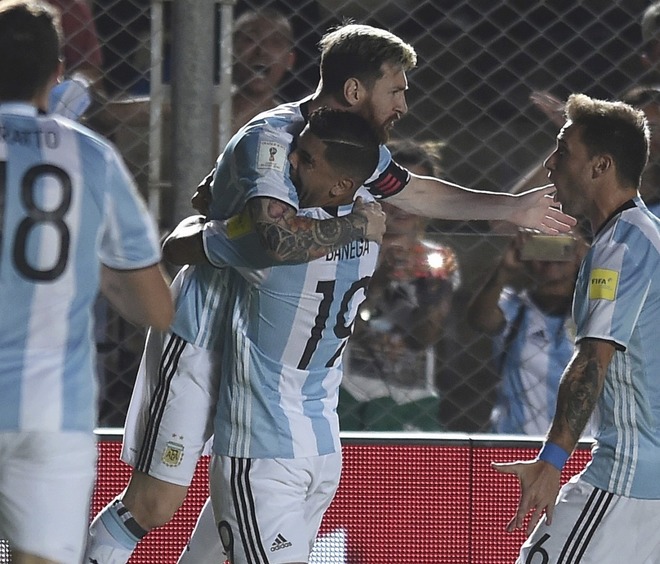 W杯南米予選 メッシの獅子奮迅の活躍で窮地のアルゼンチンが 難敵コロンビアに快勝 サッカーダイジェストweb