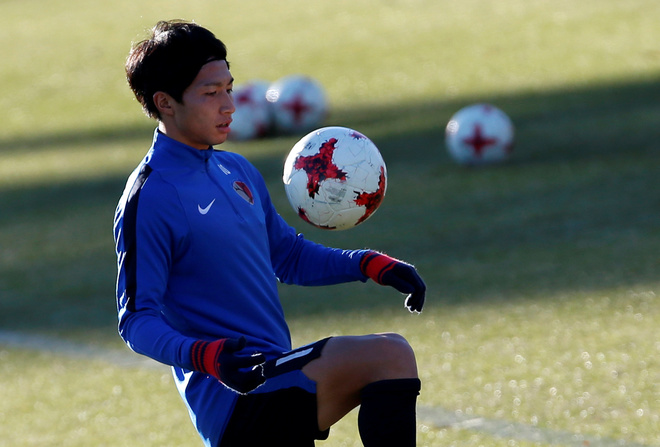 クラブw杯 秘話 決勝2発の柴崎岳が盗難被害の後輩たちに見せた心優しき横顔 サッカーダイジェストweb クラブw杯 秘話 決勝2発の柴崎岳が盗難被害の後輩たちに見せた心優しき横顔 サッカーダイジェストweb