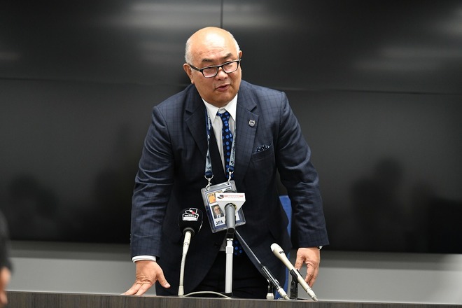 ガンバ社長が謝罪会見で明かした 不適切フラッグ問題の顛末 サッカーダイジェストweb