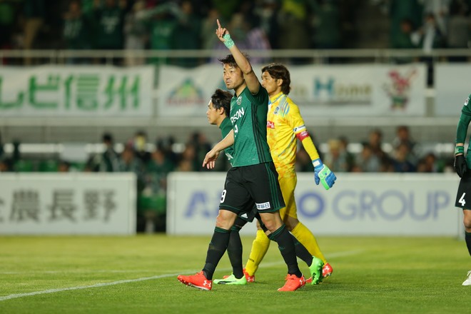 松本 2得点の活躍にも慢心せず 高崎寛之がさらにゴールを量産するための条件は サッカーダイジェストweb 松本 2得点の活躍にも慢心せず 高崎寛之がさらにゴールを量産するための条件は サッカーダイジェストweb