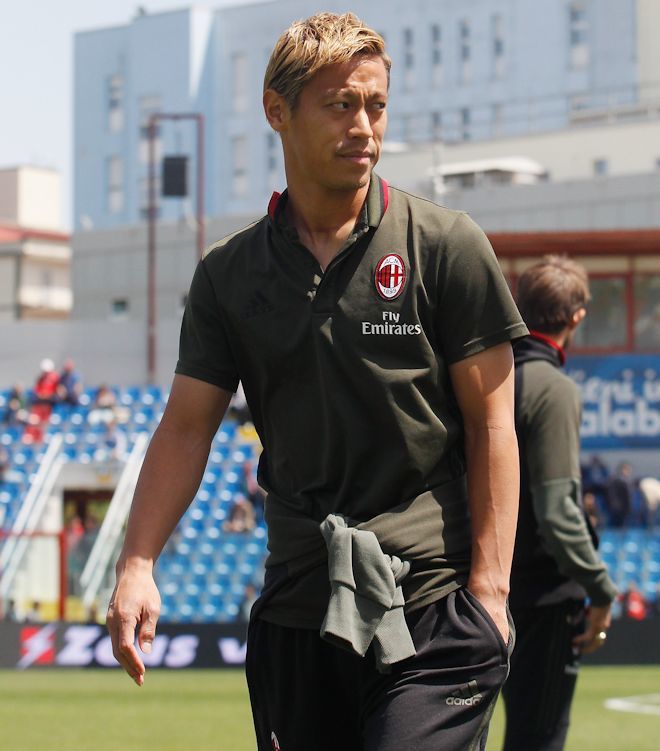 ミランが降格圏クロトーネと引き分け 本田は再び 出番なし に逆戻り サッカーダイジェストweb ミランが降格圏クロトーネと引き分け 本田は再び 出番なし に逆戻り サッカーダイジェストweb
