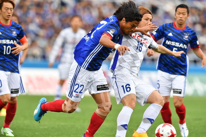 横浜 ブラジリアン2トップをシャットアウト 中澤佑二のポジショニングの妙 サッカーダイジェストweb 横浜 ブラジリアン2トップをシャットアウト 中澤佑二のポジショニングの妙 サッカーダイジェストweb