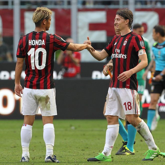 ミラン番記者 キャプテン本田圭佑 の真実 懸命な姿勢はクラブ史に刻まれた サッカーダイジェストweb ミラン番記者 キャプテン本田圭佑 の真実 懸命な姿勢はクラブ史に刻まれた サッカーダイジェストweb