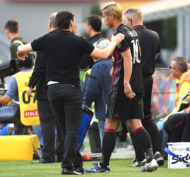 ミラン番記者 キャプテン本田圭佑 の真実 懸命な姿勢はクラブ史に刻まれた サッカーダイジェストweb ミラン番記者 キャプテン本田圭佑 の真実 懸命な姿勢はクラブ史に刻まれた サッカーダイジェストweb