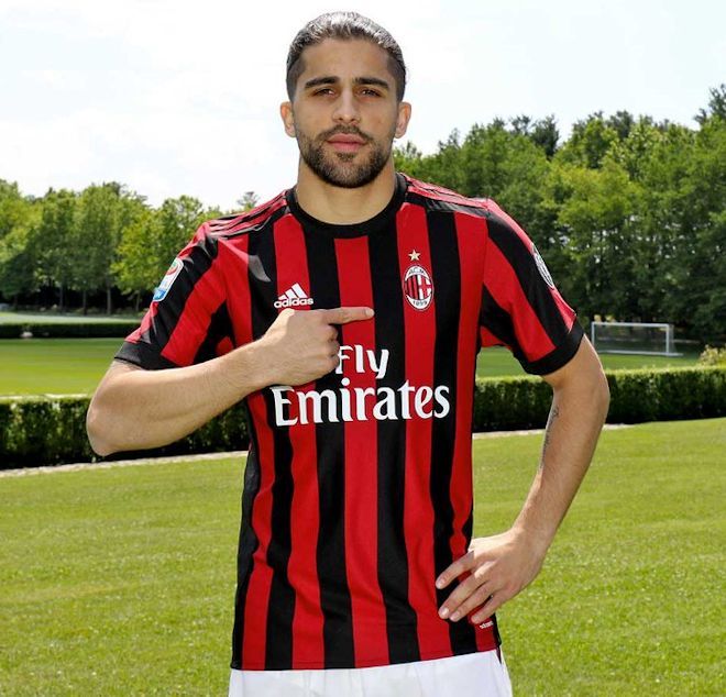 マルディーニに夢中だった ミランがリカルド ロドリゲスを獲得 サッカーダイジェストweb マルディーニに夢中だった ミランがリカルド ロドリゲスを獲得 サッカーダイジェストweb