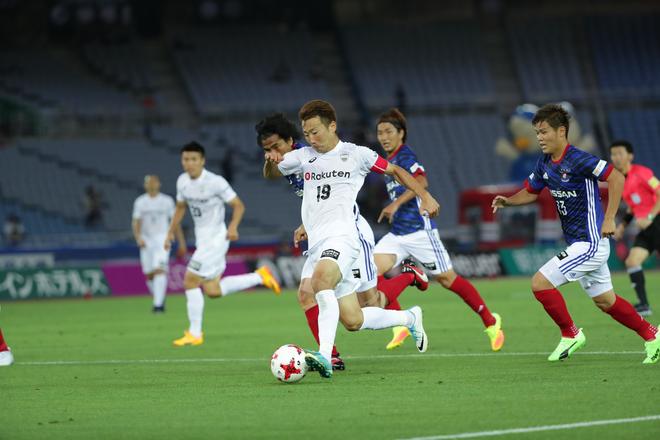 J1採点 寸評 横浜 2 0 神戸 4連勝のトリコロール 攻守に絶大な存在感を放った背番号6がmom サッカーダイジェストweb