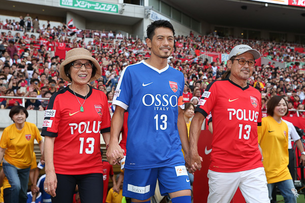 鈴木啓太引退試合 Photo 浦和一筋16年 共に戦った選手たちと同窓会をコンセプトに引退試合をした鈴木 サッカーダイジェストweb 鈴木啓太引退試合 Photo 浦和一筋16年 共に戦った選手たちと同窓会をコンセプトに引退試合をした鈴木 サッカーダイジェストweb
