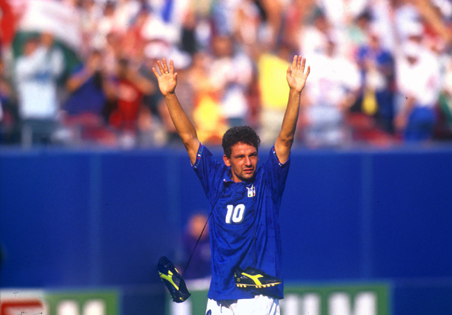 ロベルト バッジョが94年アメリカw杯で着用したシグネチャーモデルが復刻 サッカーダイジェストweb ロベルト バッジョが94年アメリカw杯で着用したシグネチャーモデルが復刻 サッカーダイジェストweb