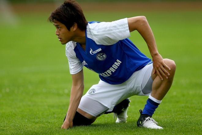 内田篤人の退団報道を受けてシャルケsdが真相を語る 決めるのはウチダだ 我々ではない サッカーダイジェストweb
