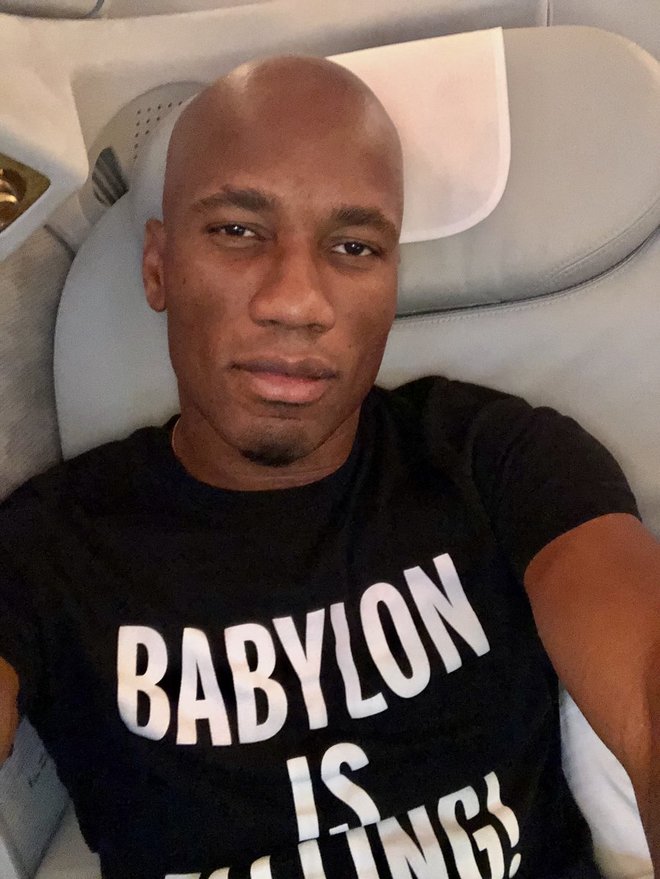 Photo 39歳のドログバが なんとスキンヘッドに変貌 サッカーダイジェストweb Photo 39歳のドログバが なんとスキンヘッドに変貌 サッカーダイジェストweb