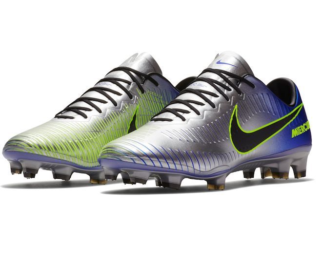 ロナウドとネイマール 新旧フェノーメノ の歴史を融合した新スパイクが登場 サッカーダイジェストweb ロナウドとネイマール 新旧フェノーメノ の歴史を融合した新スパイクが登場 サッカーダイジェストweb