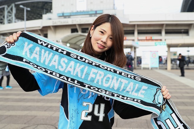 Photo 川崎フロンターレを応援する美女サポーターたち サッカーダイジェストweb