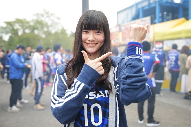 Photo 横浜f マリノスを応援する美女サポーターたち サッカーダイジェストweb
