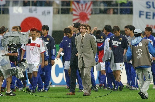 日本代表w杯の軌跡 唐突な幕切れと新たな旅の始まり 02年日韓大会 トルコ戦 サッカーダイジェストweb 日本代表w杯の軌跡 唐突な幕切れと新たな旅の始まり 02年日韓大会 トルコ戦 サッカーダイジェストweb