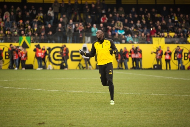 ウサイン ボルト ドルトムントのトレーニングセッションに参加 サッカーダイジェストweb