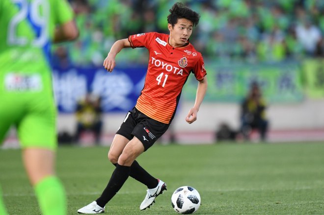 驚異の17歳 名古屋の菅原由勢がクラブ史上最年少でa契約 名古屋の顔になれるように頑張る サッカーダイジェストweb 驚異の17歳 名古屋の菅原由勢がクラブ史上最年少でa契約 名古屋の顔になれるように頑張る サッカーダイジェストweb