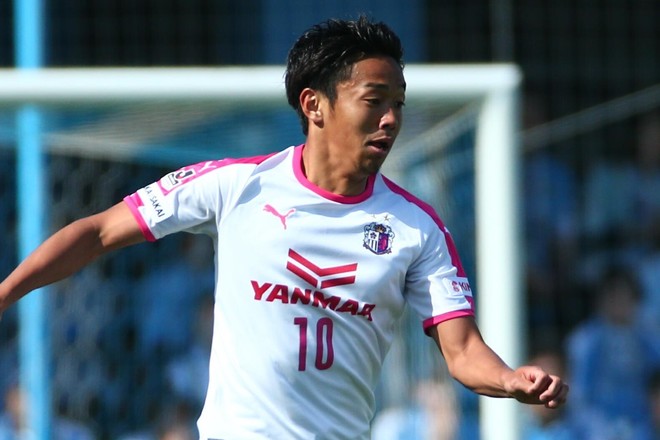 清武弘嗣に悪夢再び 日本代表復帰を狙う桜軍団の10番が名古屋戦の前半に負傷交代 サッカーダイジェストweb 清武弘嗣に悪夢再び 日本代表復帰を狙う桜軍団の10番が名古屋戦の前半に負傷交代 サッカーダイジェストweb