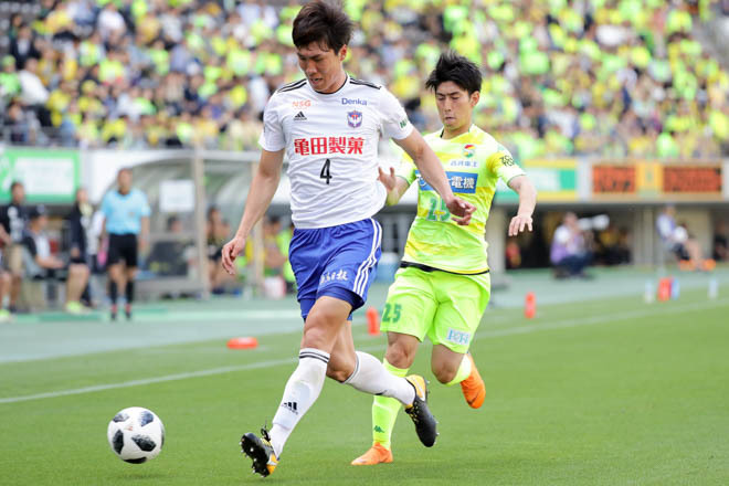 千葉 1 2 新潟 Photo 渡邉新太の2ゴールで駆けつけたサポーターに逆転勝利を届ける サッカーダイジェストweb