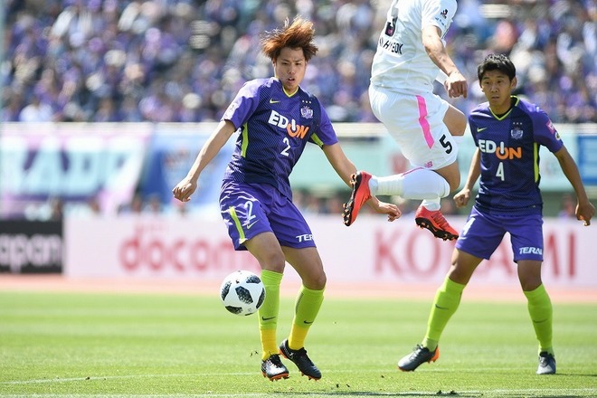 その生い立ちは 格闘技 J1首位 広島の堅守を支えるcb野上結貴の原点は サッカーダイジェストweb その生い立ちは 格闘技 J1首位 広島の堅守を支えるcb野上結貴の原点は サッカーダイジェストweb