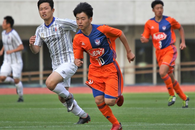 クラブ史上最年少でトップデビュー 新潟u 18が誇る 越後のファンタジスタ とは何者か サッカーダイジェストweb クラブ史上最年少でトップデビュー 新潟u 18が誇る 越後のファンタジスタ とは何者か サッカーダイジェストweb