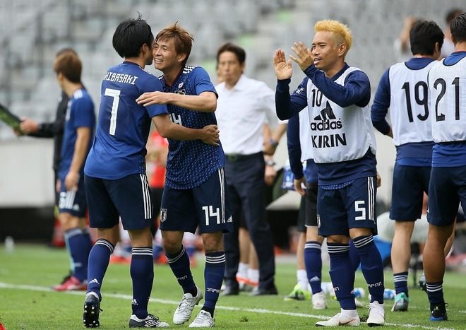 乾 やばっ 本田より香川 パラグアイ戦快勝の日本代表をファンはどう見た サッカーダイジェストweb 乾 やばっ 本田より香川 パラグアイ戦快勝の日本代表をファンはどう見た サッカーダイジェストweb