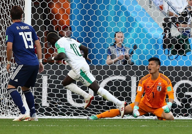 衝撃的に酷い あれでw杯の正gk 川島永嗣の 完全なミス を海外メディアもファンも辛辣批判 サッカーダイジェストweb 衝撃的に酷い あれでw杯の正gk 川島永嗣の 完全なミス を海外メディアもファンも辛辣批判 サッカーダイジェストweb