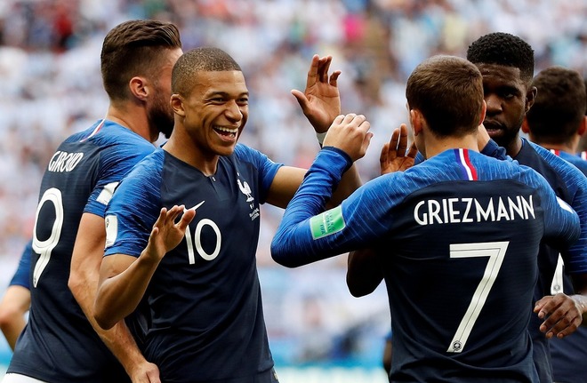 エムバペ熱がフランス全土を席巻 ヴェンゲルも ビッグじゃない 超ビッグだ と興奮 サッカーダイジェストweb エムバペ熱がフランス全土を席巻 ヴェンゲルも ビッグじゃない 超ビッグだ と興奮 サッカーダイジェストweb