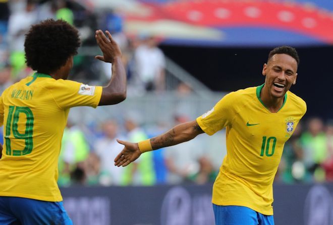 ブラジル2 0メキシコ W杯選手採点 寸評 規律正しかったスター軍団 王国 のエンジンが温まってきた サッカーダイジェストweb ブラジル2 0メキシコ W杯選手採点 寸評 規律正しかったスター軍団 王国 のエンジンが温まってきた サッカーダイジェストweb