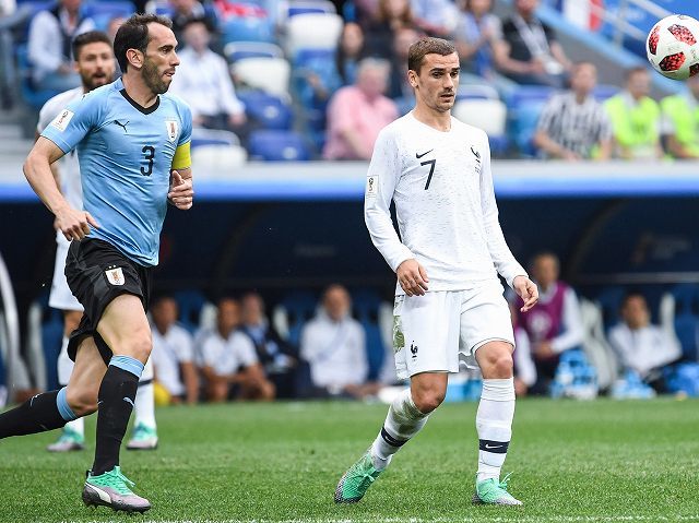 ウルグアイ 0 2 フランス W杯選手採点 安定感抜群のフランス 最高殊勲者には1g1aの万能fwを選出 サッカーダイジェストweb ウルグアイ 0 2 フランス W杯選手採点 安定感抜群のフランス 最高殊勲者には1g1aの万能fwを選出 サッカーダイジェストweb