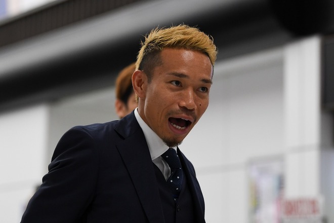 長友佑都がヒカキンとまさかのpk対決 衝撃の結末に大反響 けっこうウメぇな サッカーダイジェストweb 長友佑都がヒカキンとまさかのpk対決 衝撃の結末に大反響 けっこうウメぇな サッカーダイジェストweb