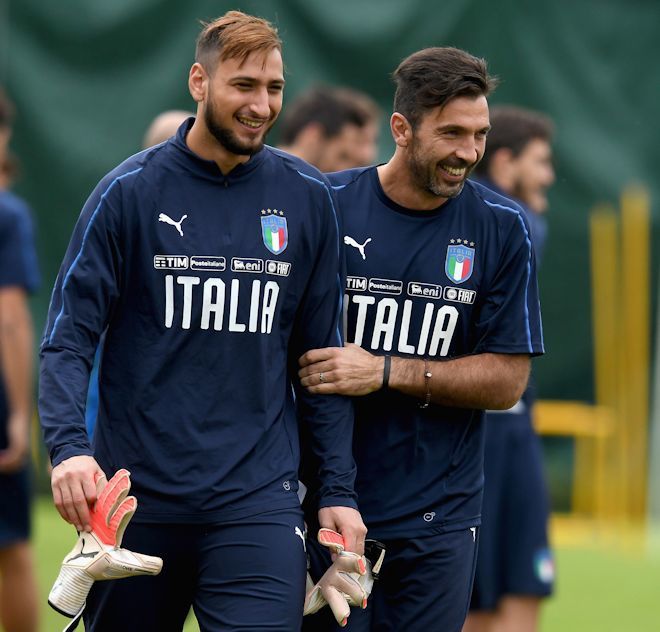 ブッフォンの後継者 ドンナルンマはアッズーリ復権の象徴 超えるべき課題は サッカーダイジェストweb ブッフォンの後継者 ドンナルンマはアッズーリ復権の象徴 超えるべき課題は サッカーダイジェストweb