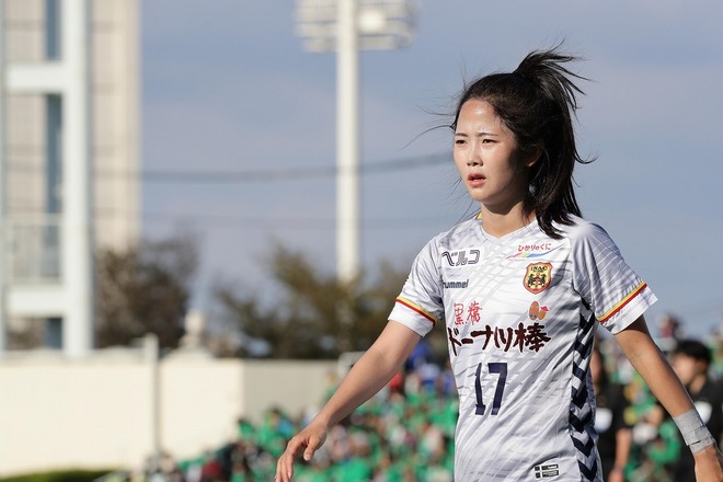 スウェット姿がまた可愛い 韓国女子代表のビーナス イ ミナが 誕生日会 の模様を公開 サッカーダイジェストweb