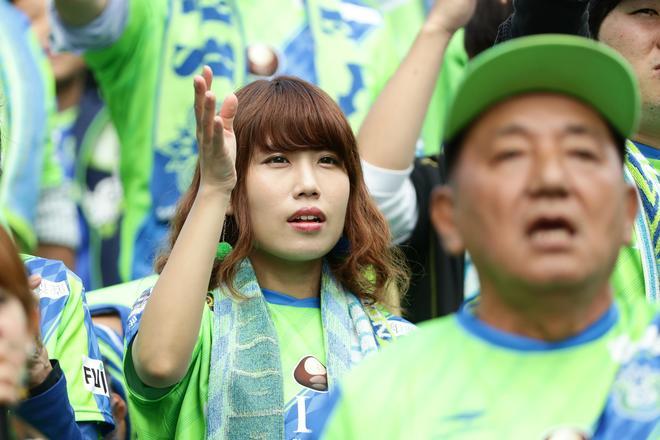 Photo 湘南ベルマーレを応援する美女サポーターたち サッカーダイジェストweb Photo 湘南ベルマーレを応援する美女サポーターたち サッカーダイジェストweb