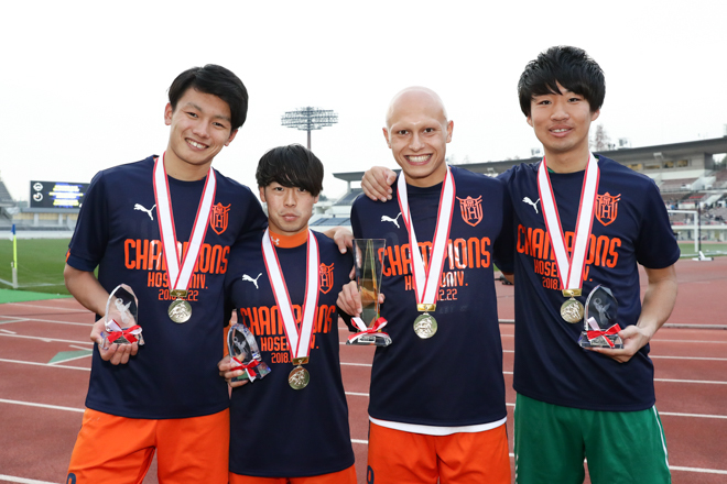 法政大photo チャンピオンボードを持って疾走 ファン必見の喜び特集はコチラ サッカーダイジェストweb 法政大photo チャンピオンボードを持って疾走 ファン必見の喜び特集はコチラ サッカーダイジェストweb