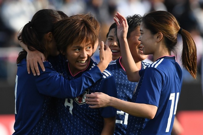 なでしこ岩渕真奈が南野拓実との 華麗なる2ショット を公開 ふたりともカワイイ サッカーダイジェストweb