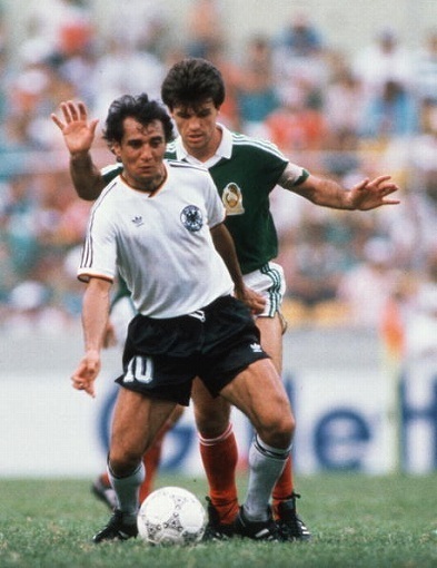 秘蔵写真館 若き日のアギーレ日本代表監督 1986年メキシコ ワールドカップ サッカーダイジェストweb 秘蔵写真館 若き日のアギーレ日本代表監督 1986年メキシコ ワールドカップ サッカーダイジェストweb