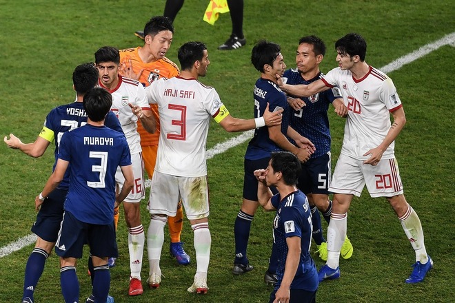 昨日はごめんねって 長友佑都がエレベーターで遭遇したイラン代表選手とのやりとりを明かす アジア杯 サッカーダイジェストweb 昨日はごめんねって 長友佑都がエレベーターで遭遇したイラン代表選手とのやりとりを明かす アジア杯 サッカーダイジェストweb