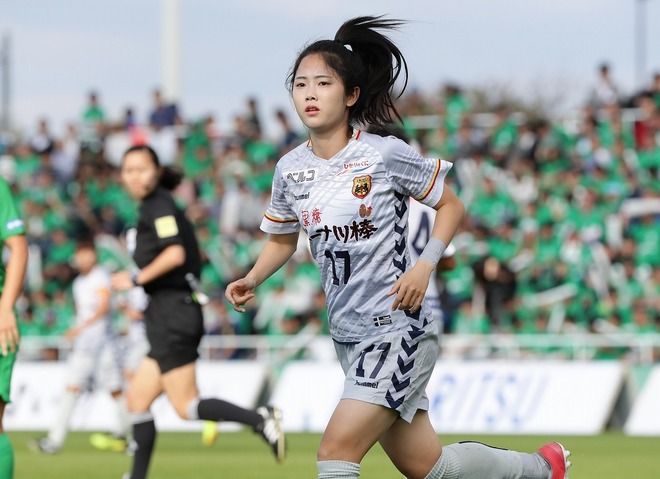 なんて罪な可愛さだ 韓国女子代表のビーナス イ ミナがついに19年最初の 自撮り を公開 サッカーダイジェストweb