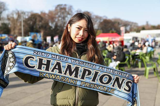 Photo 川崎フロンターレ 浦和レッズの美女サポーターたち サッカーダイジェストweb