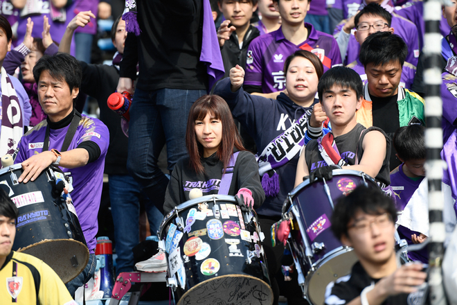 京都サンガfc Photo ホーム開幕戦を盛り上げた中村静香さんと京都サポーター サッカーダイジェストweb 京都サンガfc Photo ホーム開幕戦を盛り上げた中村静香さんと京都サポーター サッカーダイジェストweb