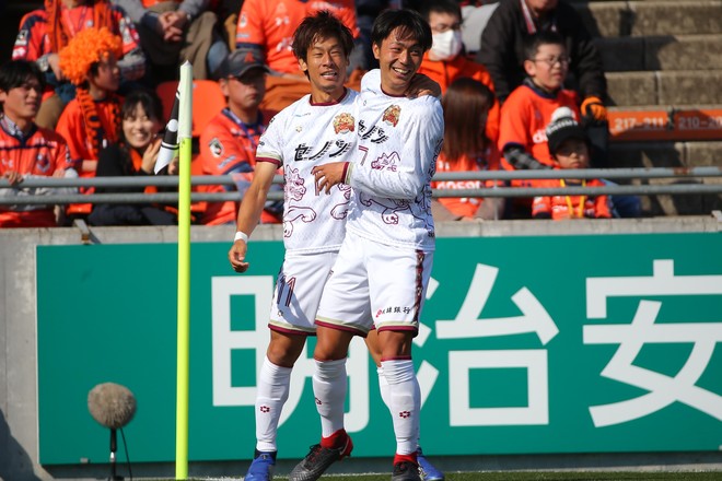琉球の勢いが止まらない j1昇格候補の大宮を撃破し 開幕2連勝を達成 サッカーダイジェストweb 琉球の勢いが止まらない j1昇格候補の大宮を撃破し 開幕2連勝を達成 サッカーダイジェストweb